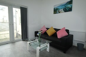 Sefton House by Smart Corporate Stays