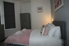 Sefton House by Smart Corporate Stays