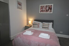 Sefton House by Smart Corporate Stays