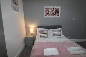 Sefton House by Smart Corporate Stays