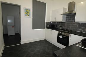 Sefton House by Smart Corporate Stays