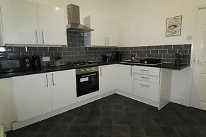 Sefton House by Smart Corporate Stays