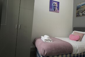 Sefton House by Smart Corporate Stays