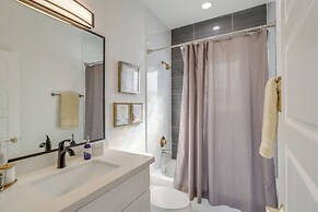 Sleek Home w/ Screened Patio & Yard in Houston!