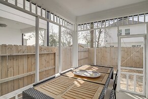 Sleek Home w/ Screened Patio & Yard in Houston!