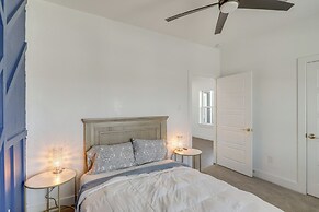 Sleek Home w/ Screened Patio & Yard in Houston!