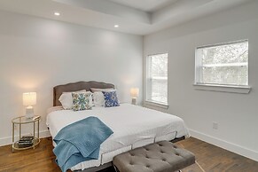 Sleek Home w/ Screened Patio & Yard in Houston!