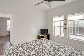 Sleek Home w/ Screened Patio & Yard in Houston!