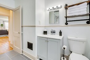 Walk to Amphitheater & Stadium: Home w/ Deck!