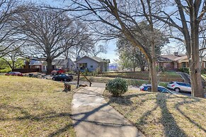 Walk to Amphitheater & Stadium: Home w/ Deck!