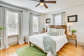 Walk to Amphitheater & Stadium: Home w/ Deck!