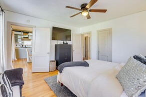 Walk to Amphitheater & Stadium: Home w/ Deck!