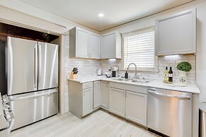 Walk to Amphitheater & Stadium: Home w/ Deck!