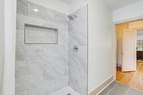 Walk to Amphitheater & Stadium: Home w/ Deck!