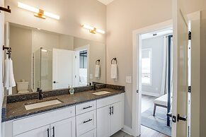 2 Mi to Dtwn: Walkable Retreat in Chattanooga!