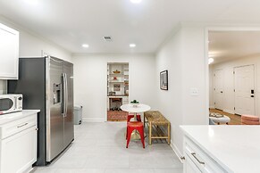 2 Mi to Ole Miss: Modern Home in Historic District