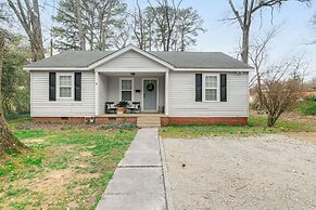 2 Mi to Ole Miss: Modern Home in Historic District