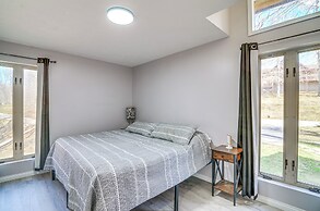 Walk to Dale Hollow Lake: Updated Cottage w/ Deck!