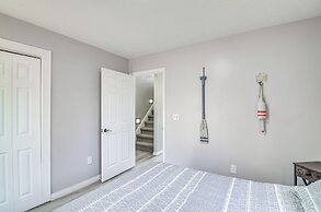 Walk to Dale Hollow Lake: Updated Cottage w/ Deck!