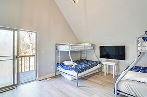 Walk to Dale Hollow Lake: Updated Cottage w/ Deck!