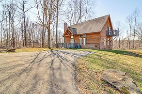 Walk to Dale Hollow Lake: Updated Cottage w/ Deck!