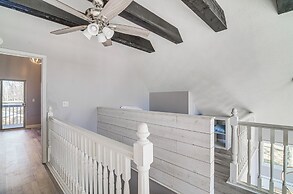 Walk to Dale Hollow Lake: Updated Cottage w/ Deck!