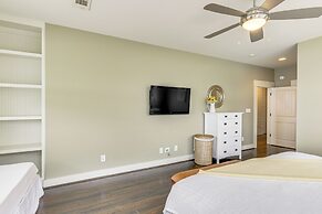 Boat Dock & Stunning Views: Lake Martin Retreat!