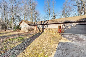 Lake View & Deck: Group Getaway in Whitehall!