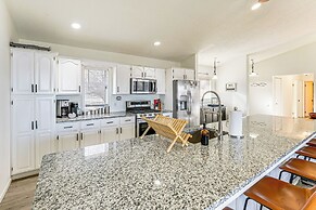 Lake View & Deck: Group Getaway in Whitehall!