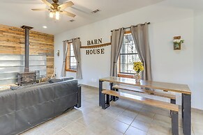 Deck & Fire Pit: Cherry Log Cabin on Farm!