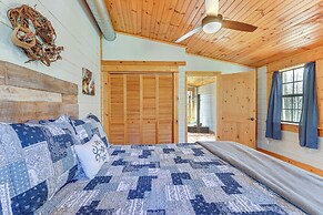 Deck & Fire Pit: Cherry Log Cabin on Farm!