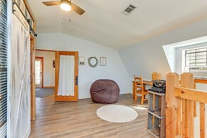 Deck & Fire Pit: Cherry Log Cabin on Farm!