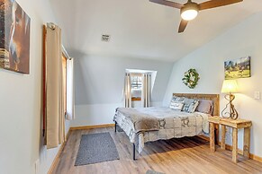 Deck & Fire Pit: Cherry Log Cabin on Farm!