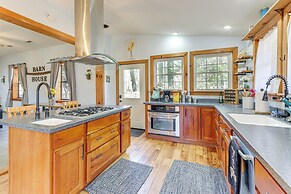 Deck & Fire Pit: Cherry Log Cabin on Farm!