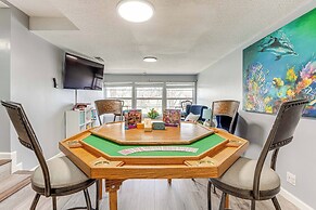 Hot Tub & Fenced Yard: Dog-friendly Gem in Denison
