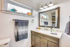 < 1 Mi to Beach: Quirky & Central Apt in Frankfort