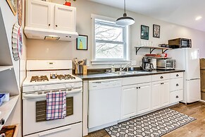 < 1 Mi to Beach: Quirky & Central Apt in Frankfort