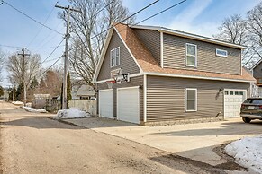 < 1 Mi to Beach: Quirky & Central Apt in Frankfort