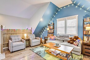 < 1 Mi to Beach: Quirky & Central Apt in Frankfort