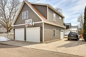 < 1 Mi to Beach: Quirky & Central Apt in Frankfort