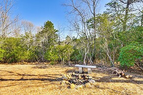 3 Mi to Dtwn Clayton: Cabin w/ Trail Access!