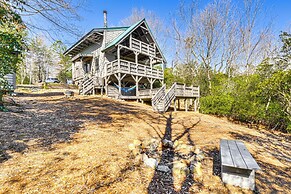 3 Mi to Dtwn Clayton: Cabin w/ Trail Access!