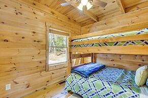 3 Mi to Dtwn Clayton: Cabin w/ Trail Access!