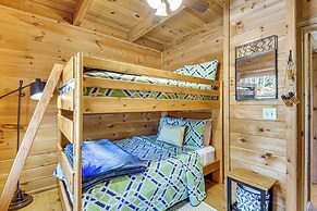 3 Mi to Dtwn Clayton: Cabin w/ Trail Access!