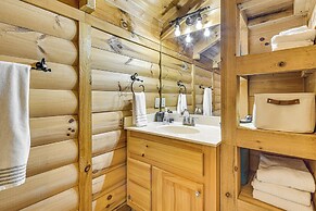 3 Mi to Dtwn Clayton: Cabin w/ Trail Access!