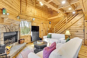 3 Mi to Dtwn Clayton: Cabin w/ Trail Access!