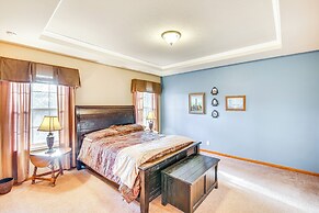 5 Mi to Town: Mtn-view Gem w/ Deck in Hot Springs