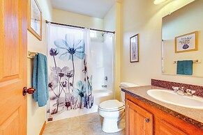5 Mi to Town: Mtn-view Gem w/ Deck in Hot Springs