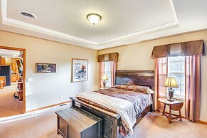 5 Mi to Town: Mtn-view Gem w/ Deck in Hot Springs