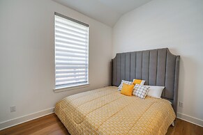 Patio & Yard: Beautiful Family Home in Mansfield!